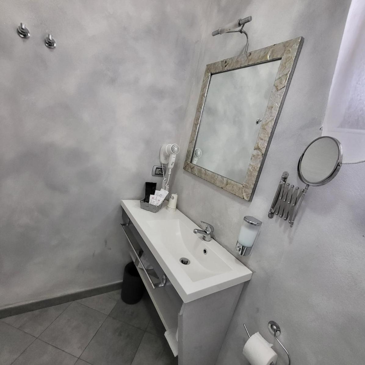 Illuvia 2 Affitta Camere Cornaredo Exterior foto