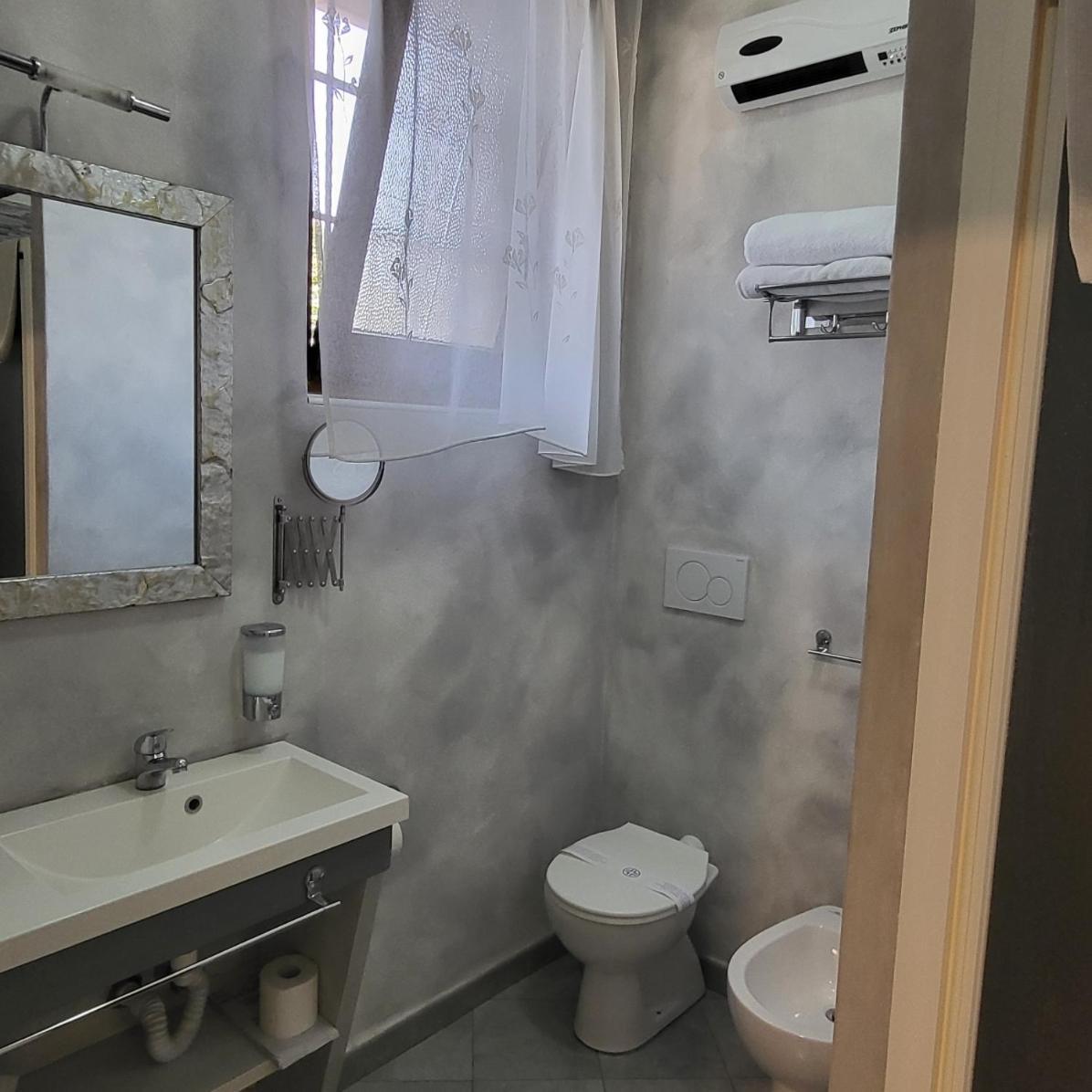 Illuvia 2 Affitta Camere Cornaredo Exterior foto